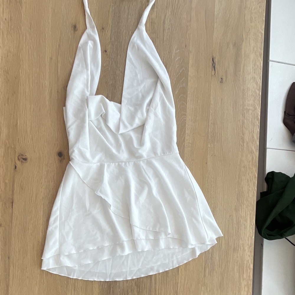 White Scoop Neck Short Halter Sleeveless Solid Strap Top Women's Size M/L